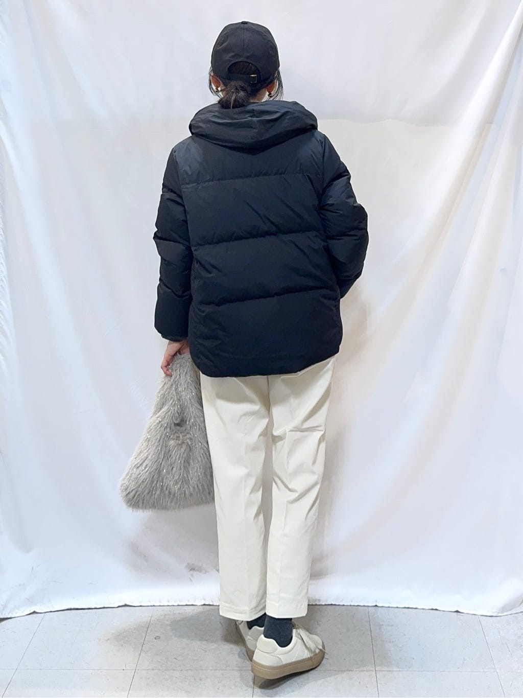 𝐇𝐢𝐫𝐨𝐦𝐢さんの「SHOO･LA･RUE｜【撥水/洗える】ショートフーディーダウン」を使ったコーディネート