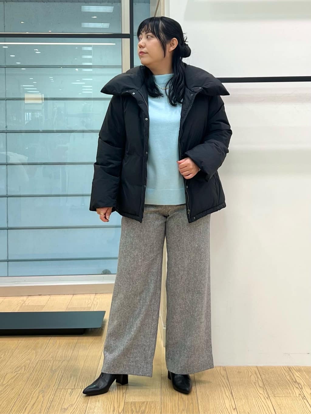 shimaさんの「INDIVI｜【撥水／洗える／デザイン衿】ステッチレス ショートダウンコート」を使ったコーディネート