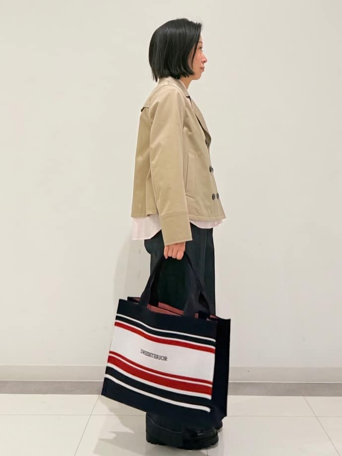 MIYAKAWAさんの「DRESSTERIOR｜【ウォッシャブル/撥水素材】Aラインショートトレンチジャケット」を使ったコーディネート