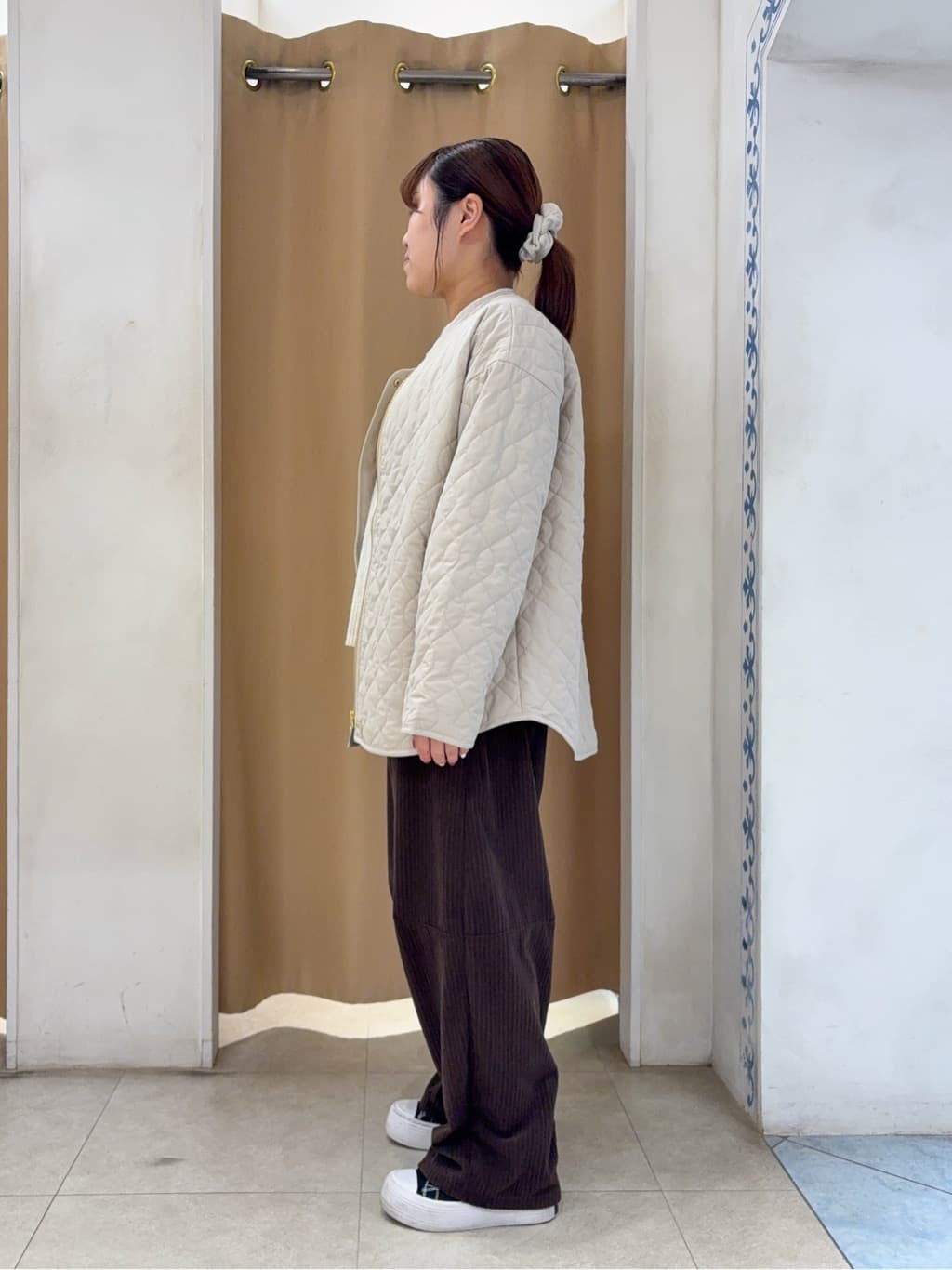 SO(R)Aさんの「SHOO･LA･RUE｜【S-LL/洗濯機可】ふわふわがやみつきになる柔らかさ スウェットライクロゴニット」を使ったコーディネート
