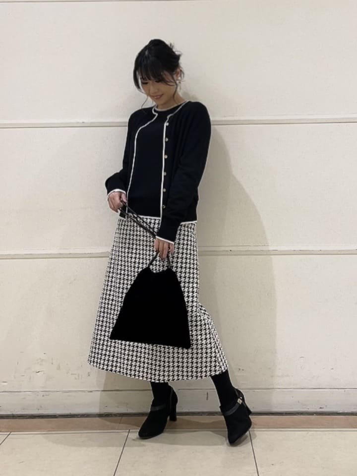 watanabeさんの「UNTITLED｜【アンサンブル可/洗える】ウォームスパン カーディガン」を使ったコーディネート