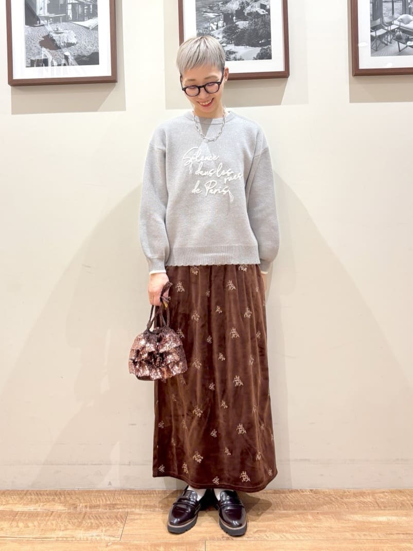 Ayumiさんの「SHOO･LA･RUE｜【洗濯機可/S-LL】裾スカラップが差がつく コード刺繍ロゴニット」を使ったコーディネート