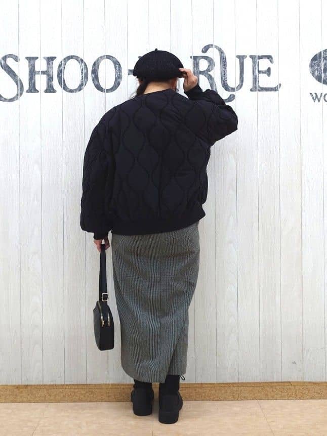 とろろさんの「SHOO･LA･RUE｜【S-LL/洗濯機可】ふわふわがやみつきになる柔らかさ スウェットライクロゴニット」を使ったコーディネート