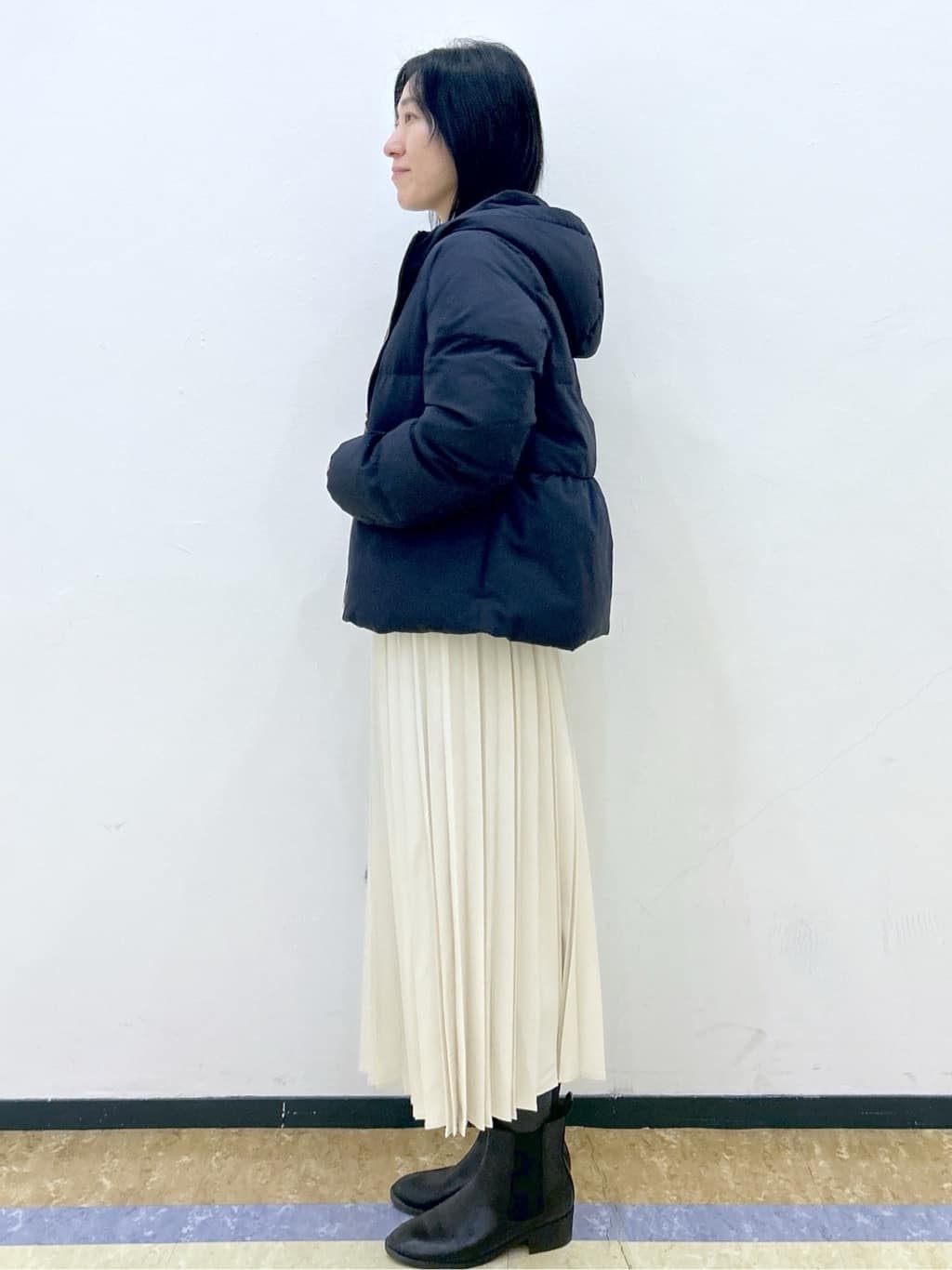 su.さんの「index｜ラメ混ファンシーケーブルVネックニット【洗濯機OK】」を使ったコーディネート