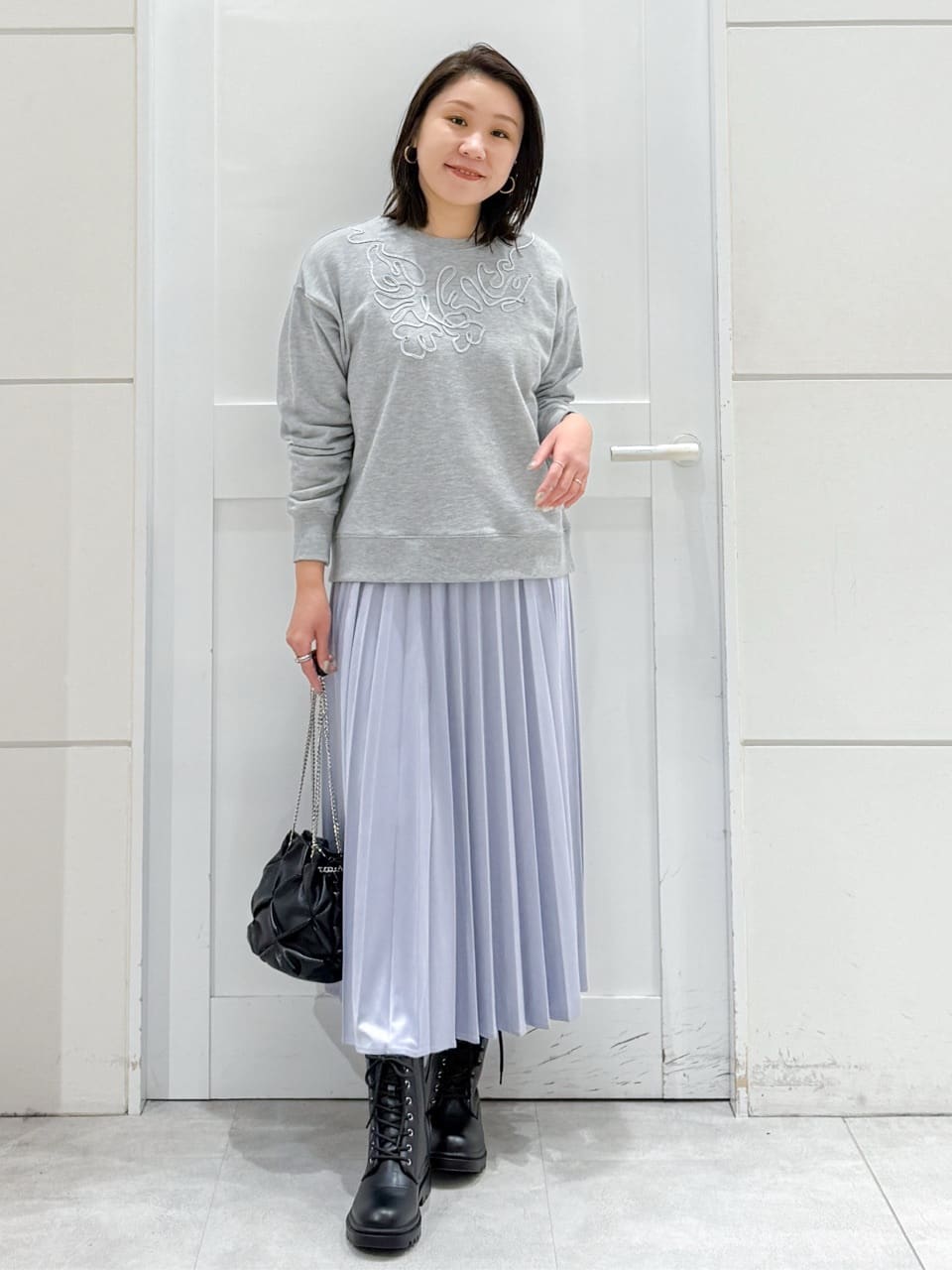 yuka.aさんの「OPAQUE.CLIP｜コード刺繍裏毛プルオーバー【洗濯機OK】」を使ったコーディネート