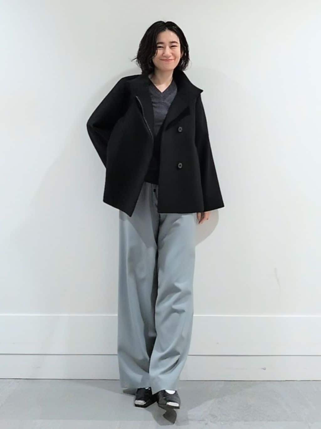 ミズタさんの「UNTITLED｜【着回しが効く／オンオフアウター】ウールショートコート」を使ったコーディネート