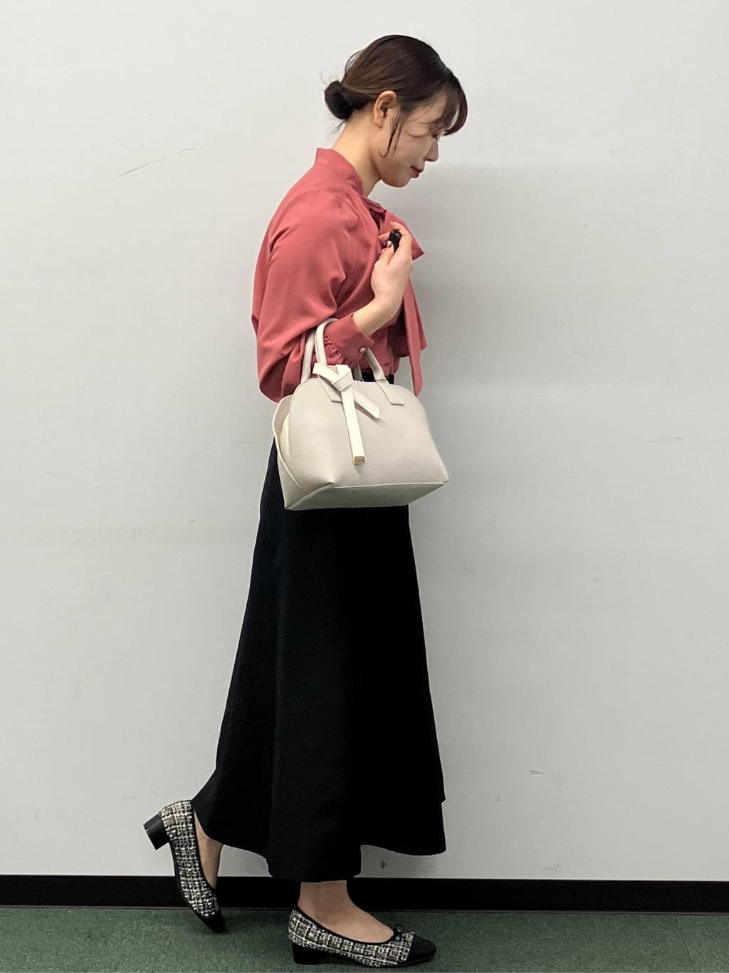 MAYUKIさんの「index｜アシンメトリーレイヤードボウタイブラウス【洗濯機OK／イージーアイロン／防シワ】《XS～3L》」を使ったコーディネート