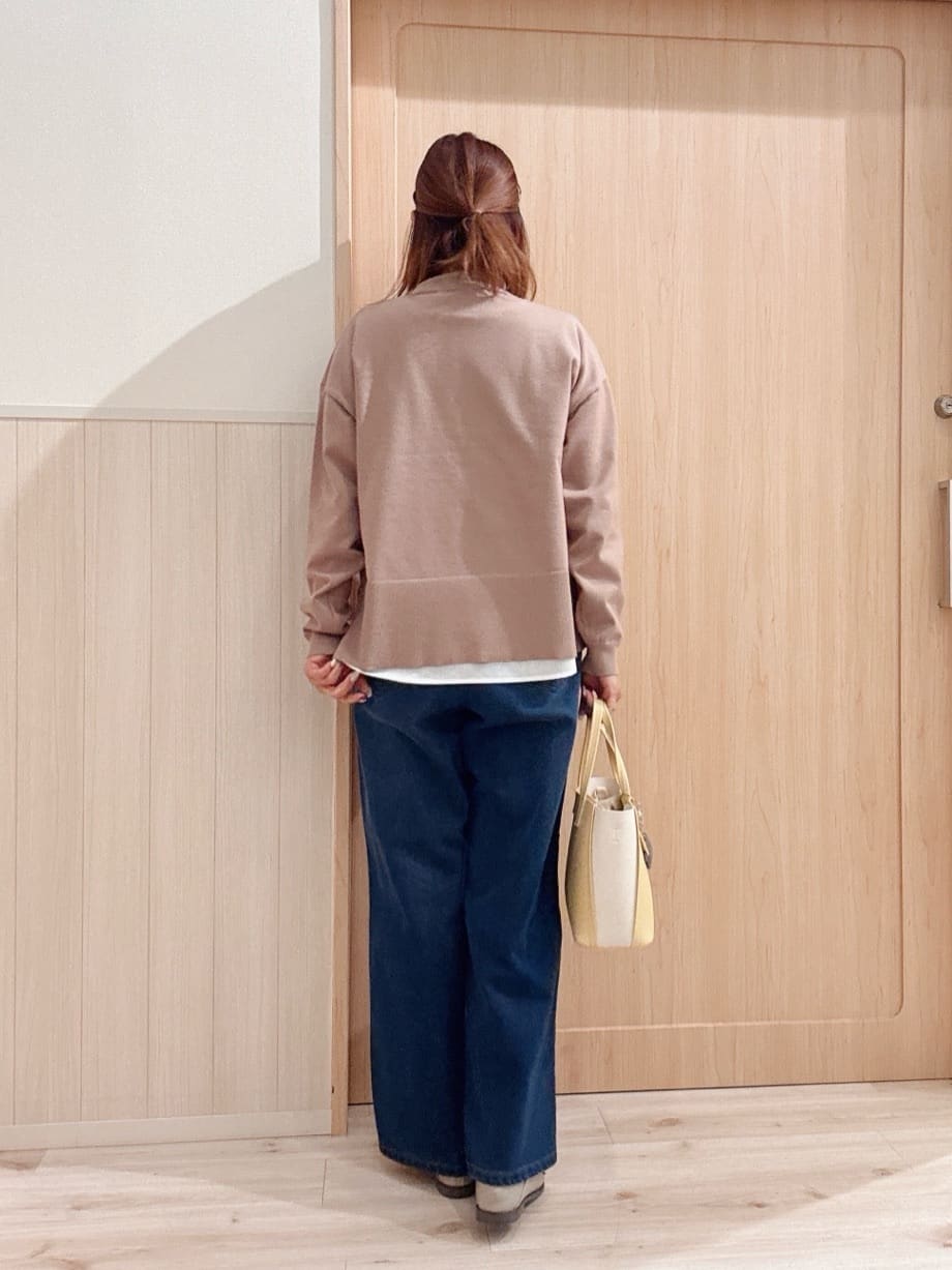 モカさんの「SHOO･LA･RUE｜【S-LL】脚のラインを拾いにくい デニムワイドパンツ」を使ったコーディネート