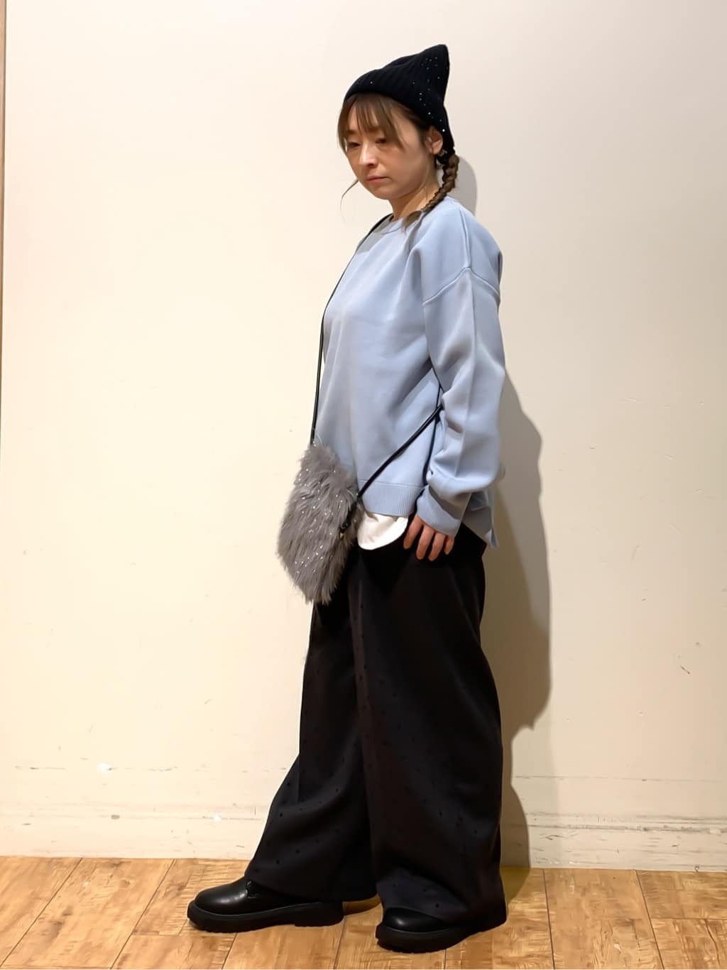 MEGさんの「SHOO･LA･RUE｜【S-LL】きれい見えも叶う フロッキードットワイドパンツ」を使ったコーディネート