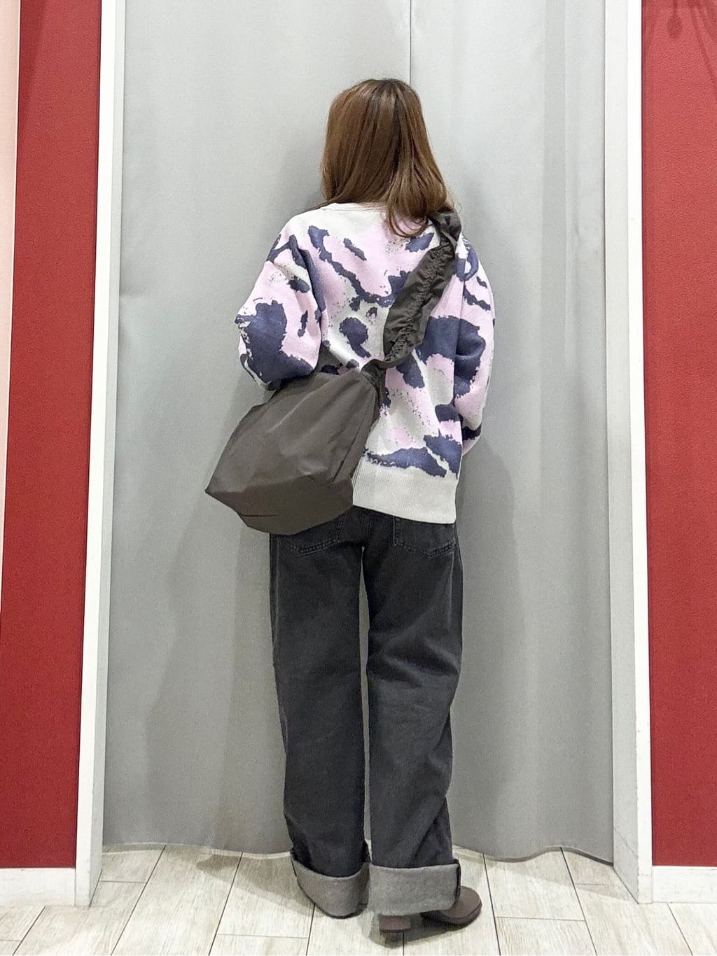 shioさんの「SHOO･LA･RUE｜【洗濯機可/S-LL】1枚で華やかに ラメ入りニュアンス柄ニット」を使ったコーディネート