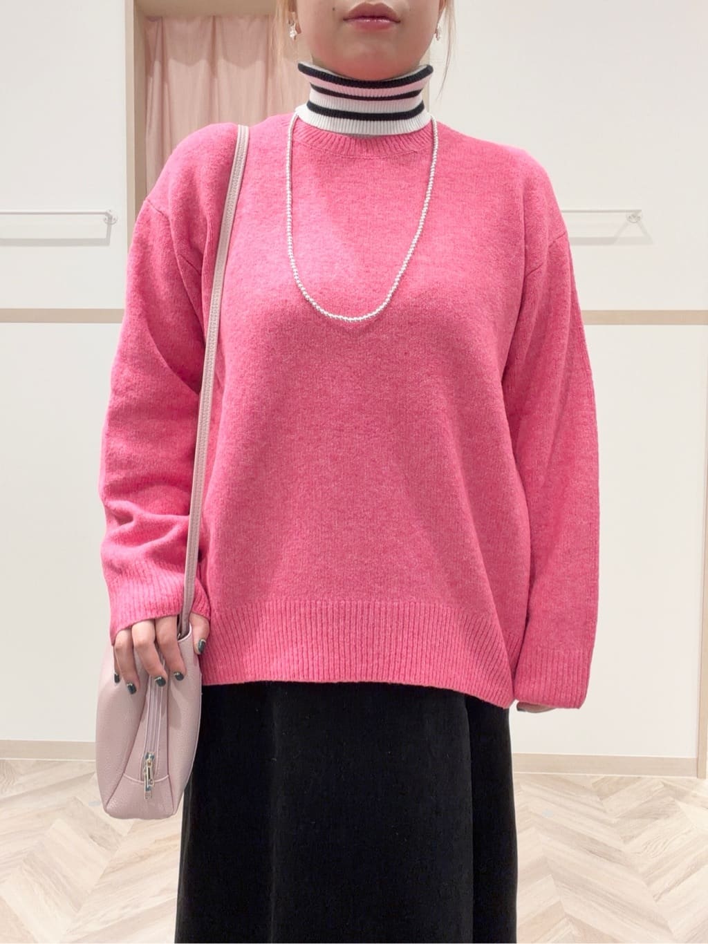 まちゃんなちゃんさんの「SHOO･LA･RUE｜【洗濯機可】お気に入りカラーを身にまとって　ふんわりゆるニット」を使ったコーディネート