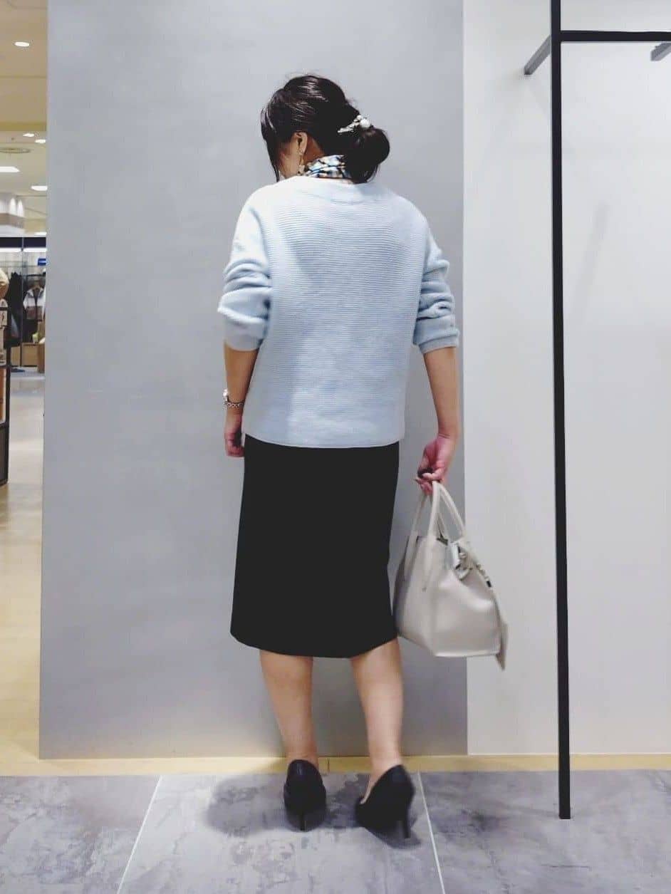 TOMOMIさんの「INDIVI｜【洗える】ジョーゼットボウタイブラウス」を使ったコーディネート