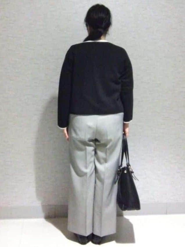 sakoさんの「Reflect｜【秋映え／単品使い◎／すっきり見え】ブローチ付きニットアンサンブル」を使ったコーディネート