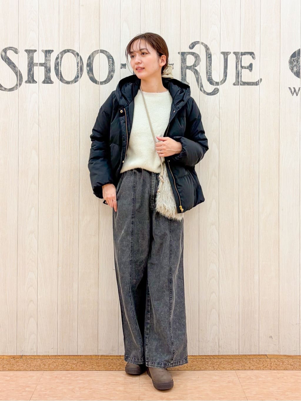 Nakaさんの「SHOO･LA･RUE｜【撥水/洗える】ショートフーディーダウン」を使ったコーディネート