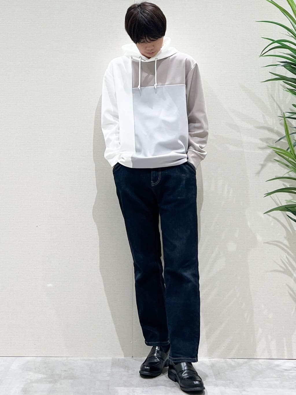 SHI-MAさんの「THE SHOP TK｜【大人の為の絶妙バランス】パネル切替パーカ 濯機機OK」を使ったコーディネート