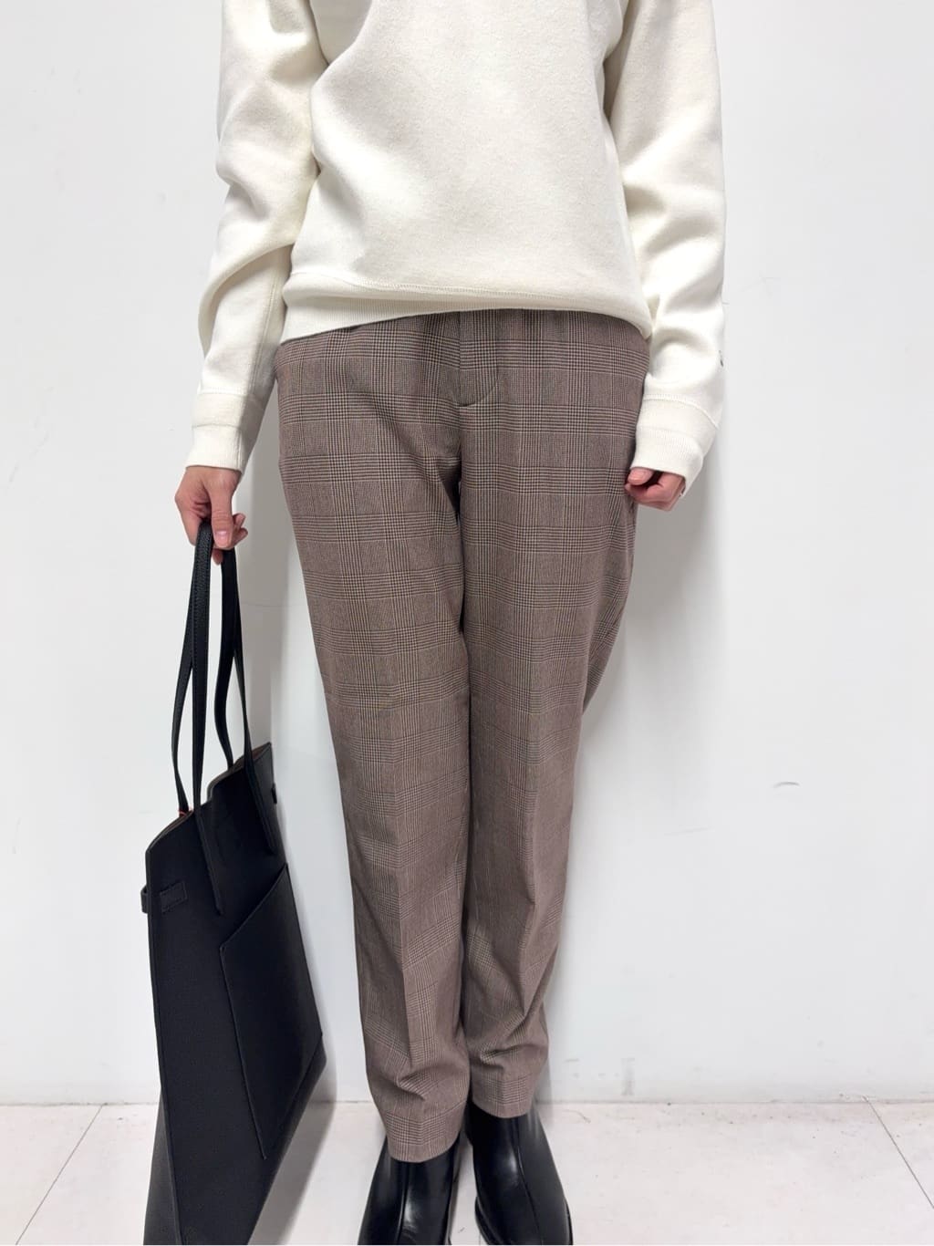Nishijimaさんの「DRESSTERIOR｜◆ウォッシャブルコットンカシミヤプルオーバーニット」を使ったコーディネート