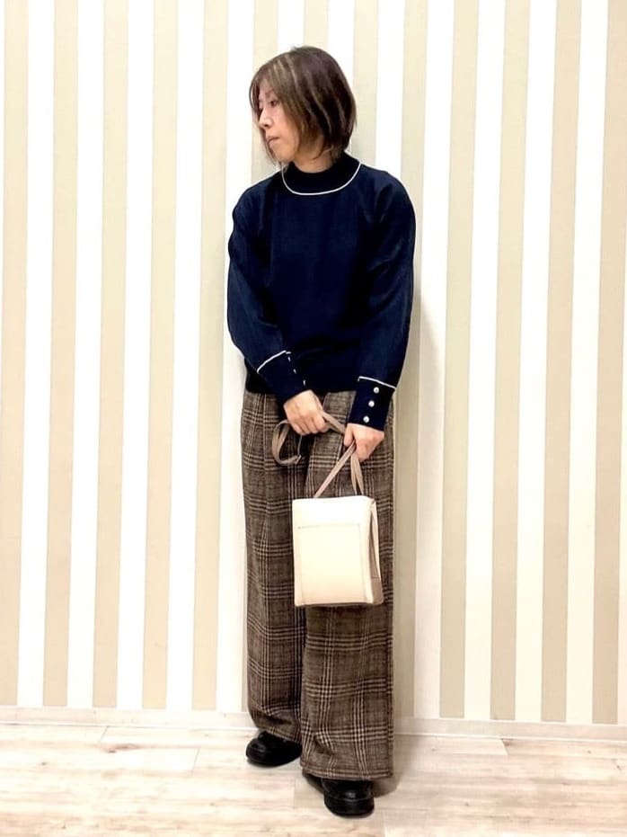 pieceさんの「SHOO･LA･RUE｜【あったか/S-LL】脚のラインをきれいに魅せる チェック柄ワイドパンツ」を使ったコーディネート