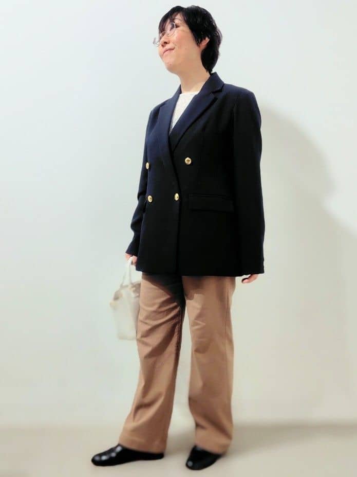 kodamaさんの「THE SHOP TK｜【通勤にもデイリーにも】CAVIAN 金ボタンダブルブレストジャケット」を使ったコーディネート