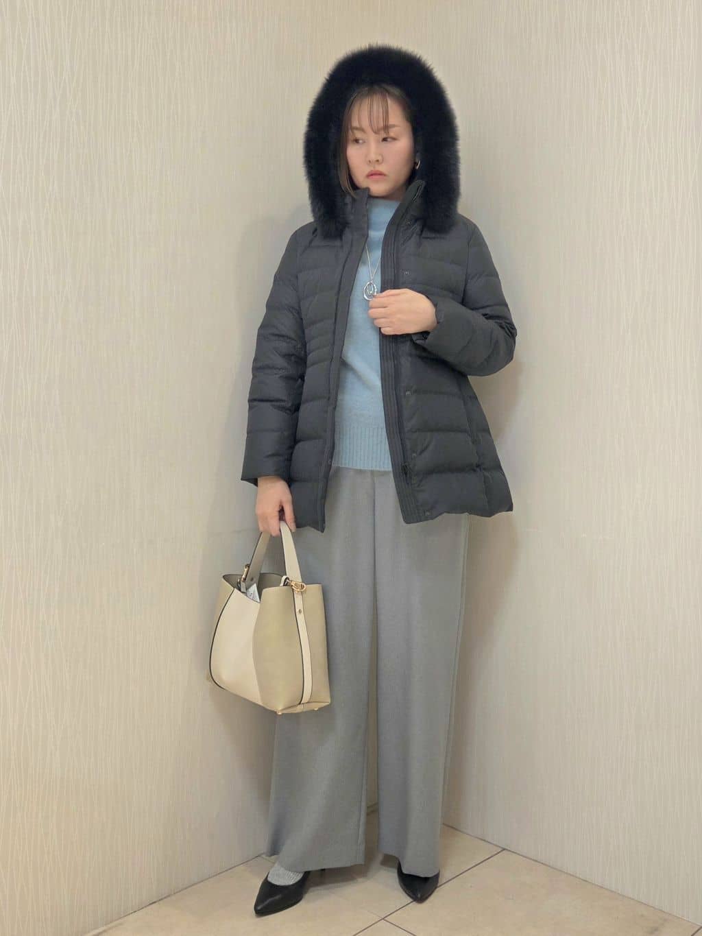 naokoさんの「UNTITLED｜【大人な品格/ふわふわニット】フォックスカシミヤ コクーンニット」を使ったコーディネート