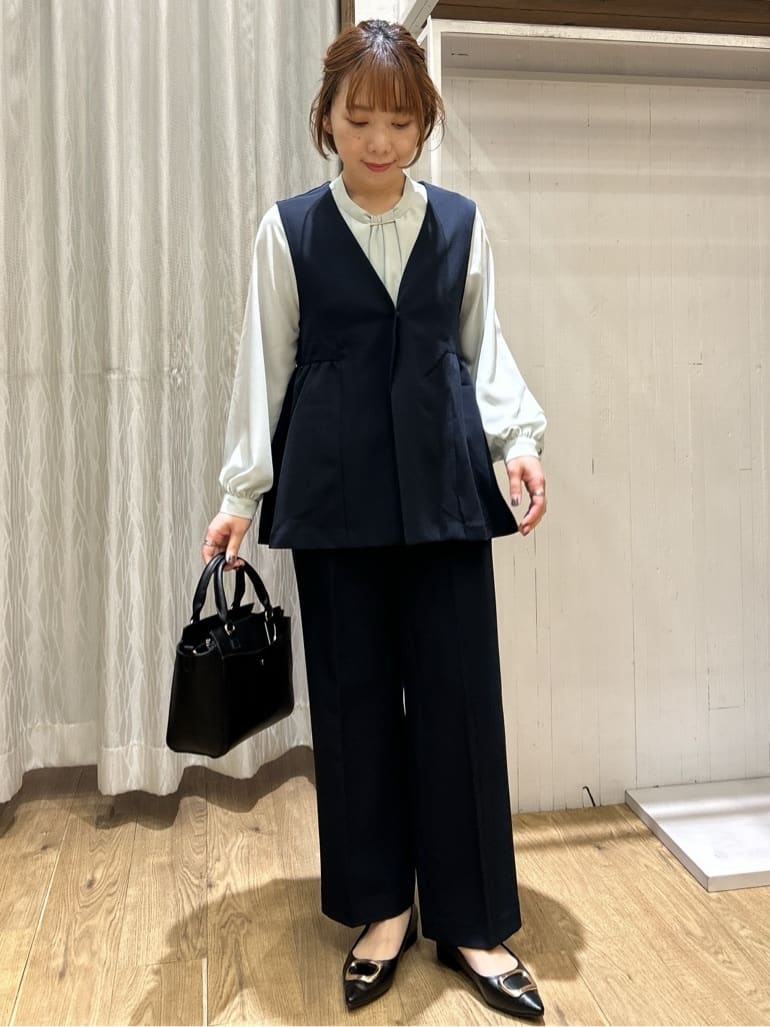 ga_riさんの「THE SHOP TK｜【通勤・きちんと見えに】ダブルクロス ペプラムジレ/セットアップ可」を使ったコーディネート