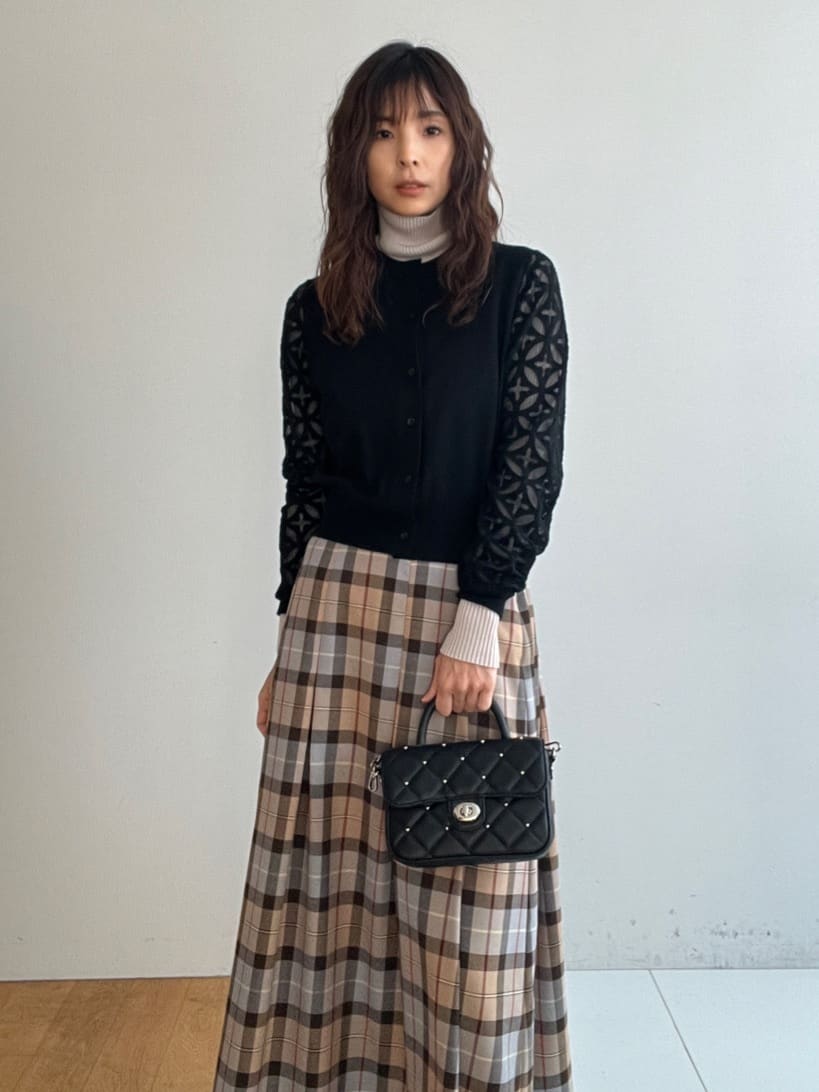 misaさんの「DRESSTERIOR｜シルクブレンドメリノウールリブプルオーバー」を使ったコーディネート