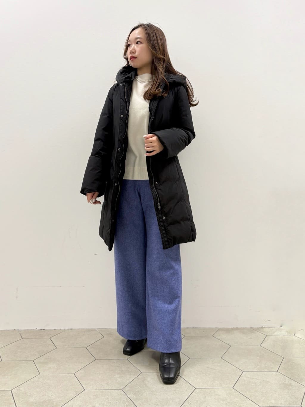 kahoさんの「INDIVI｜【褒められパンツ／ウール混】ウォームウール ワイドパンツ」を使ったコーディネート