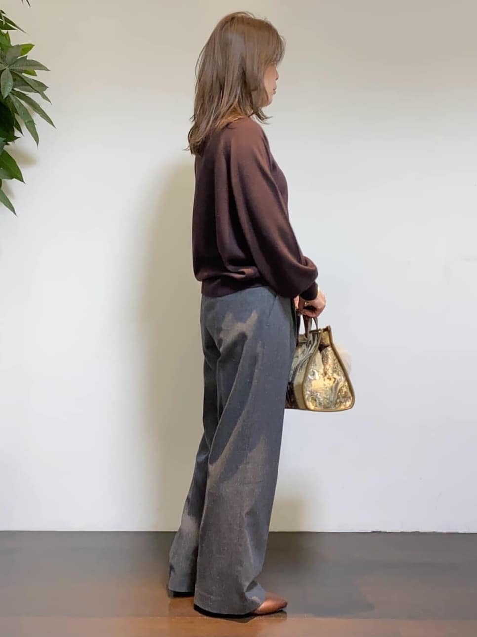 tomoさんの「UNTITLED｜【8色展開／コンパクト丈】レーヨン混 コクーンニット」を使ったコーディネート