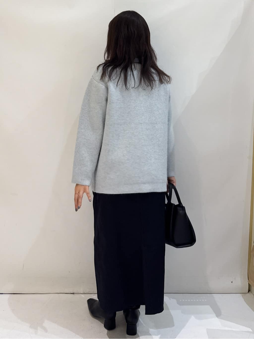 nakkoさんの「OPAQUE.CLIP｜ストレッチタックナロースカート【洗濯機OK】」を使ったコーディネート