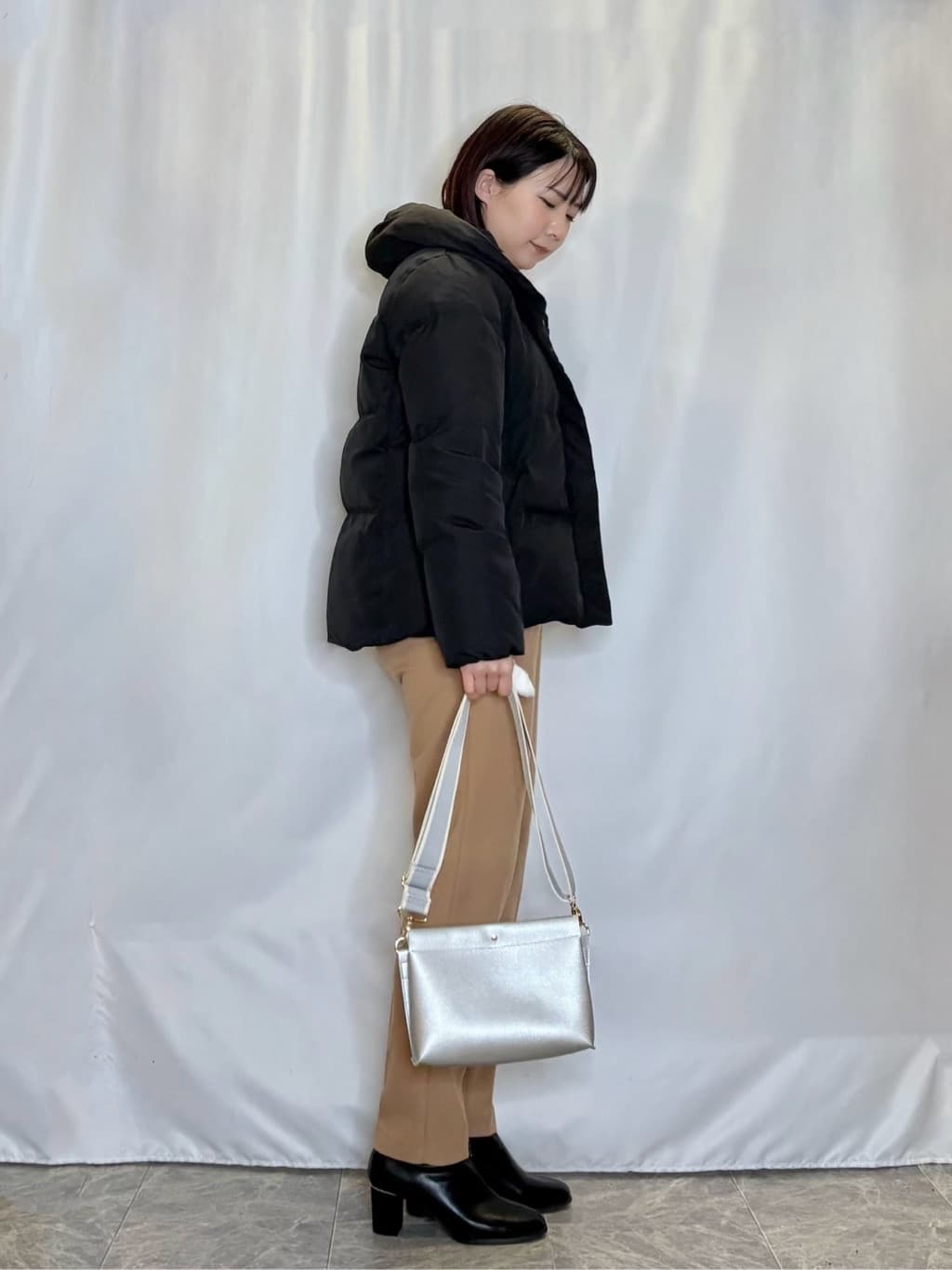 ネリさんの「SHOO･LA･RUE｜【撥水/洗える】ショートフーディーダウン」を使ったコーディネート
