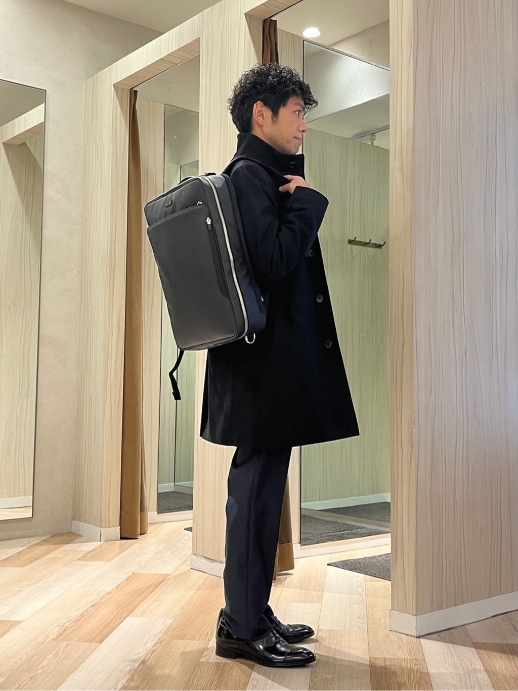 URAさんの「TAKEO KIKUCHI｜【ダウンライナー付き】ドビースタンドカラーコート」を使ったコーディネート