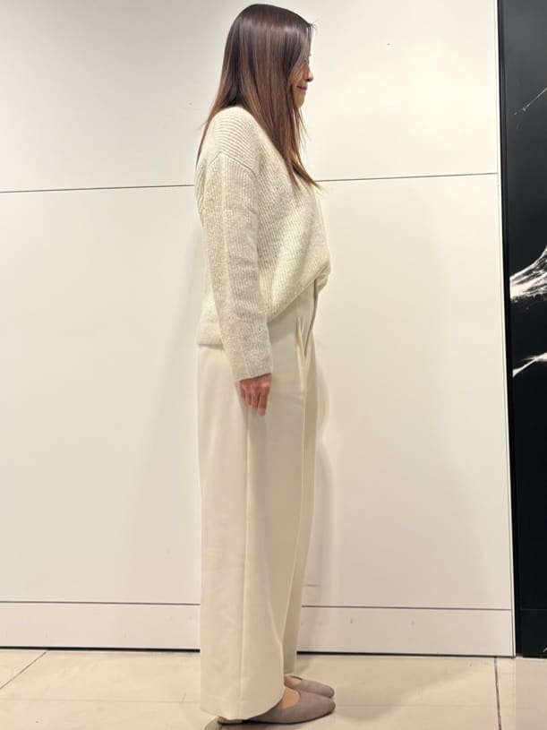 シオンさんの「COUP DE CHANCE｜【手洗い可】スパンコール付ニットトップス」を使ったコーディネート