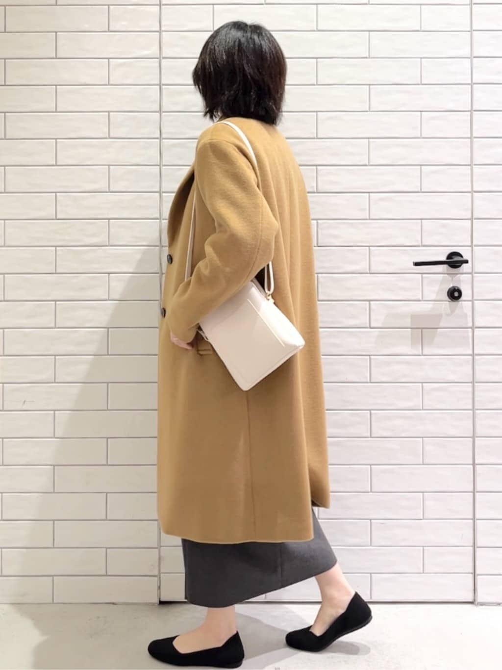 しおりさんの「OPAQUE.CLIP｜カシミヤブレンドウールチェスターコート」を使ったコーディネート