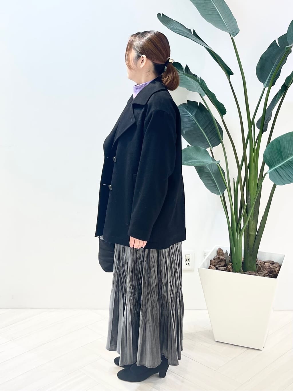 Tomoさんの「UNTITLED｜【軽やか／ゆったり】ウール混ショートトレンチコート」を使ったコーディネート