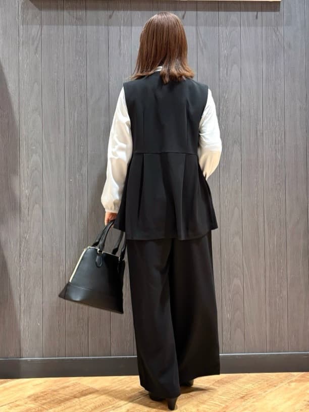 meiさんの「SHOO･LA･RUE｜【セレモニー】パール調コサージュ」を使ったコーディネート