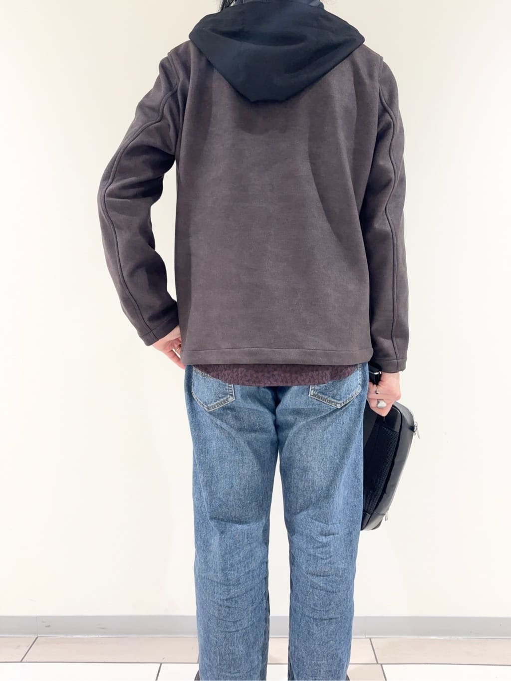 及川さんの「TAKEO KIKUCHI｜【JUST ONE LAYER】ダウンファブリック ジップアップ フード ブルゾン」を使ったコーディネート
