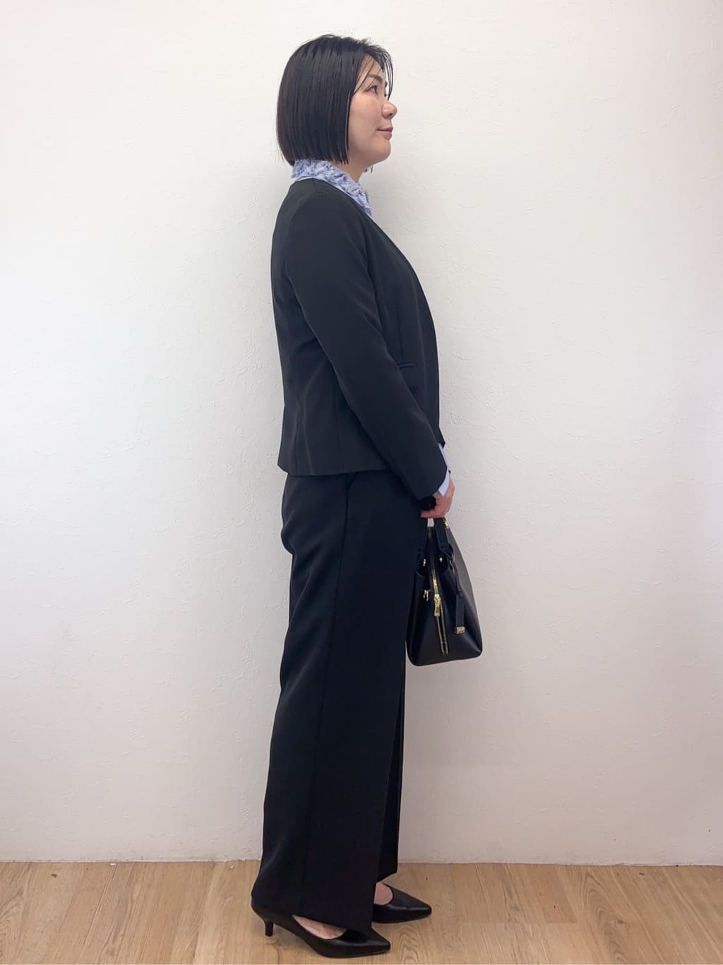 Takeさんの「OPAQUE.CLIP｜《通勤／セットアップ対応》 パイピングVネックジャケット【洗濯機OK】」を使ったコーディネート