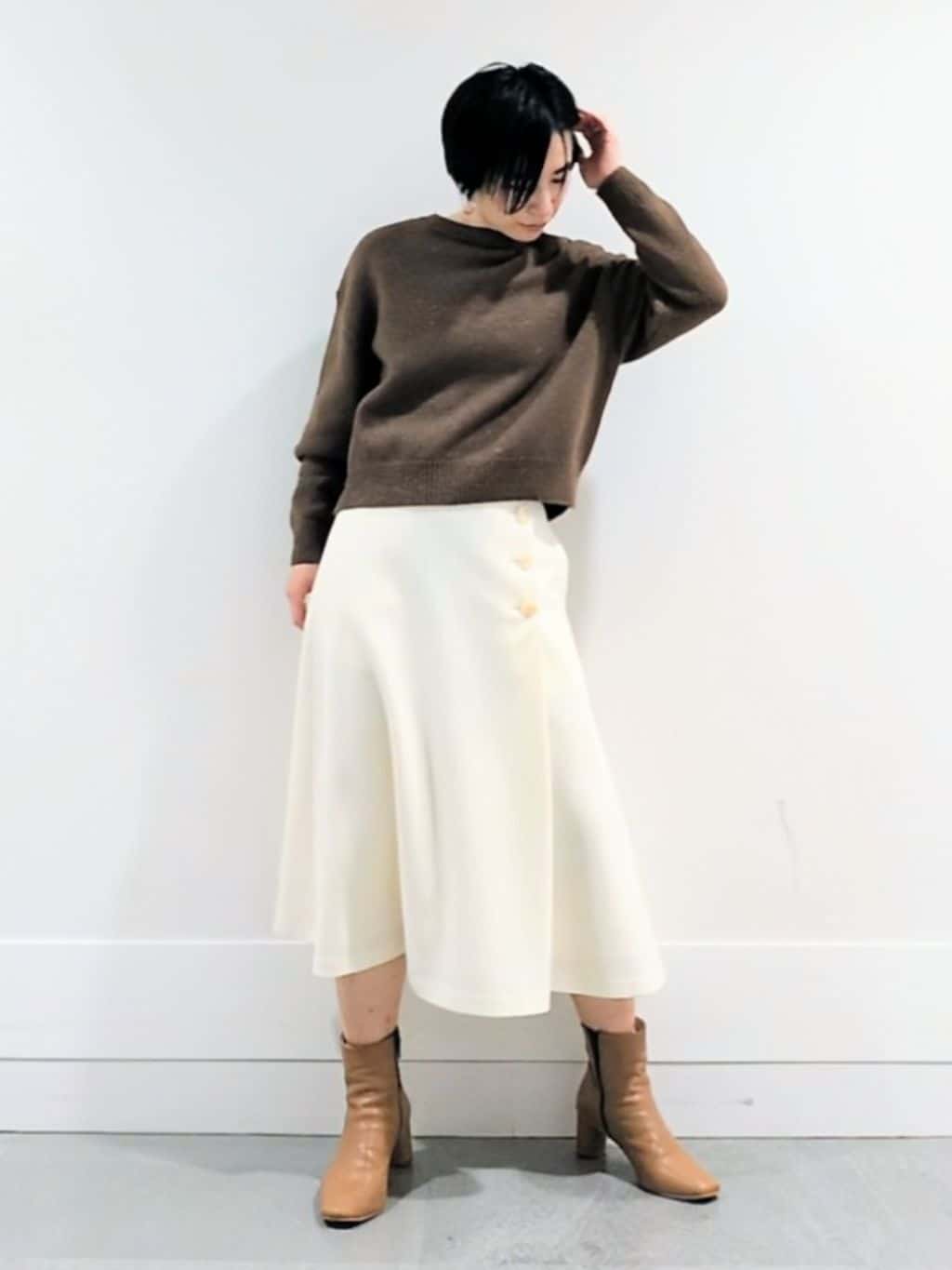 ミズタさんの「UNTITLED｜【ウール100%/後ろウエストゴム】ミルドスムースフレアスカート」を使ったコーディネート