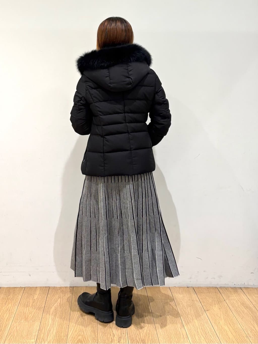 mikkoさんの「INDIVI｜【名品／撥水／抗菌防臭】ショート丈リサイクルダウンコート」を使ったコーディネート