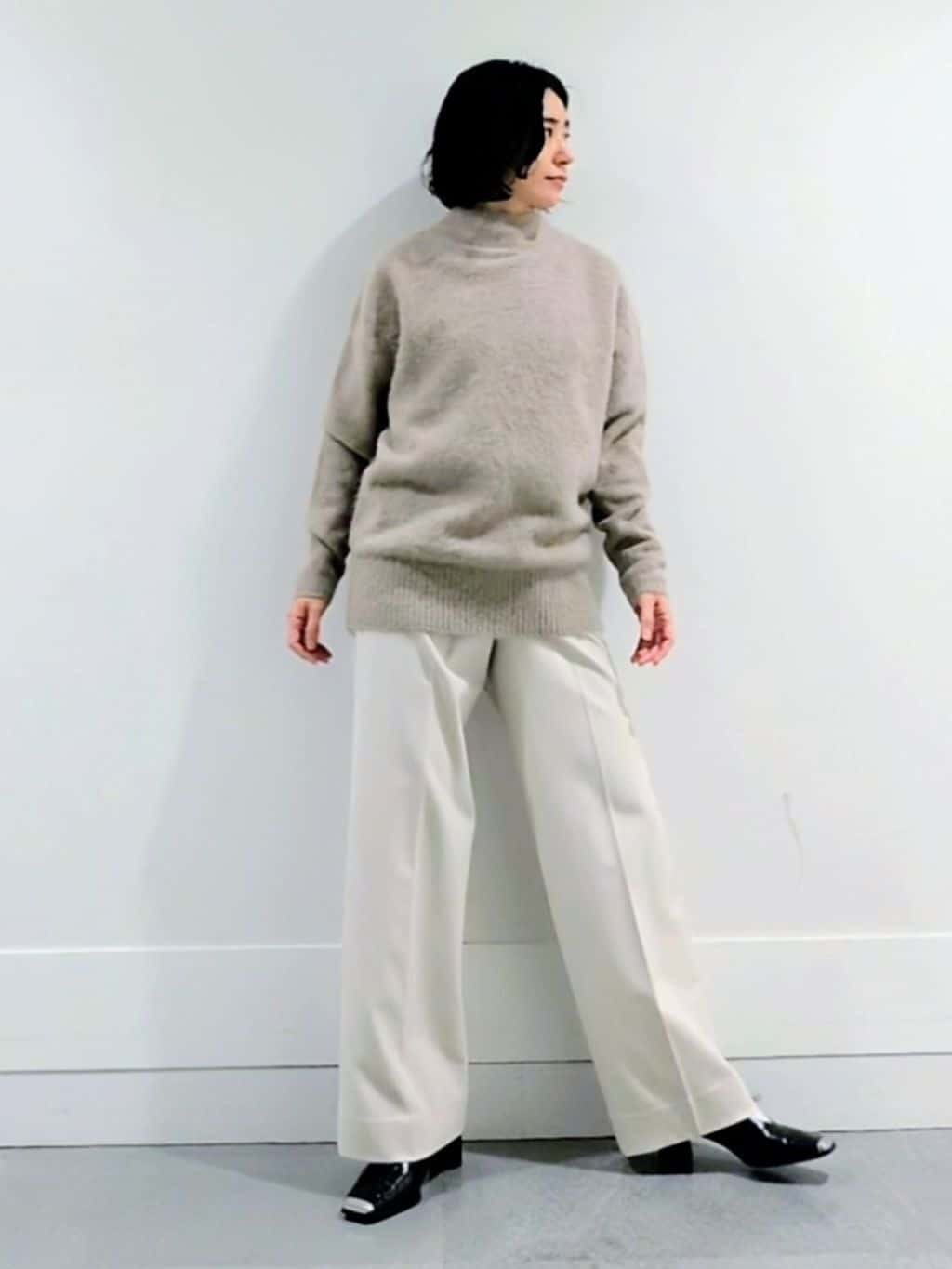 ミズタさんの「UNTITLED｜【大人な品格/ふわふわニット】フォックスカシミヤ コクーンニット」を使ったコーディネート