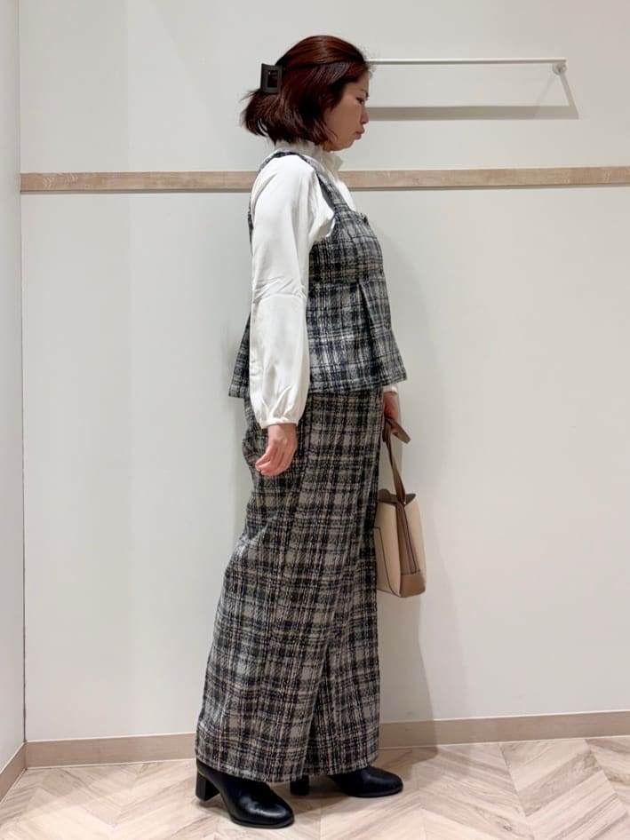 c_h_i_k_aさんの「SHOO･LA･RUE｜【洗濯機可】上品で華やか スタンドフリルブラウス」を使ったコーディネート