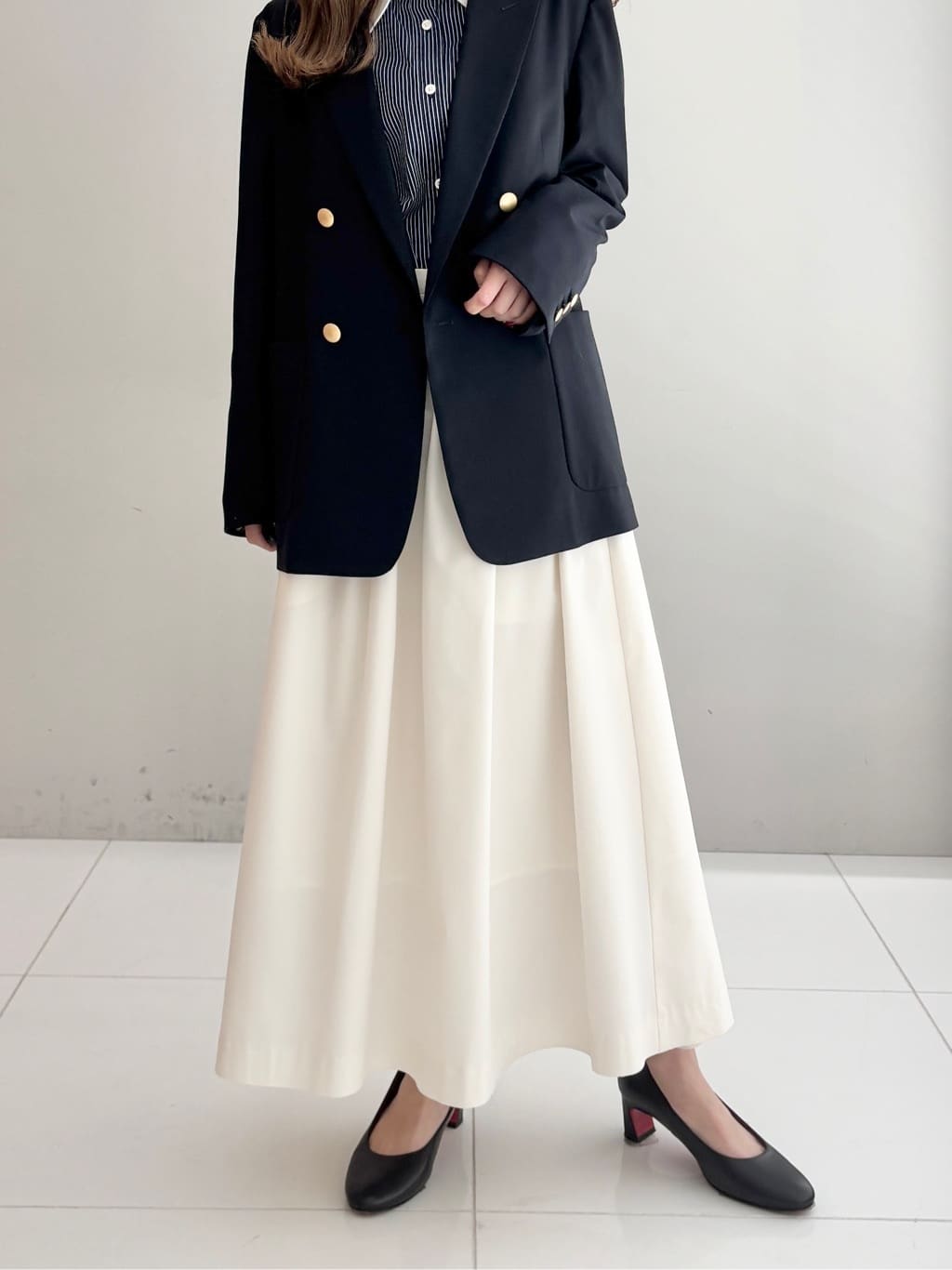 清水夏姫さんの「DRESSTERIOR｜コンフォート ダブルブレザー」を使ったコーディネート