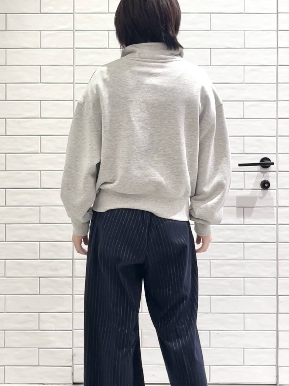 しおりさんの「OPAQUE.CLIP｜ハーフZIPロゴ刺繍裏毛【洗濯機OK】」を使ったコーディネート