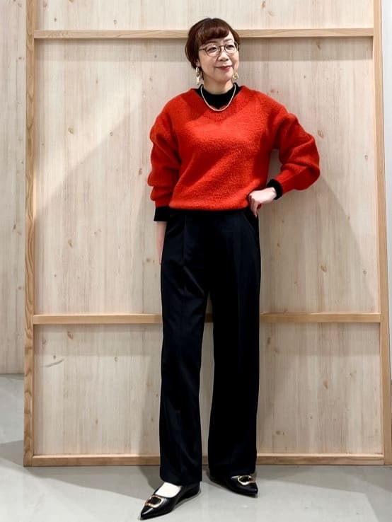 nakoさんの「THE SHOP TK｜【洗える】上品にきらめく フェザーラメニット」を使ったコーディネート