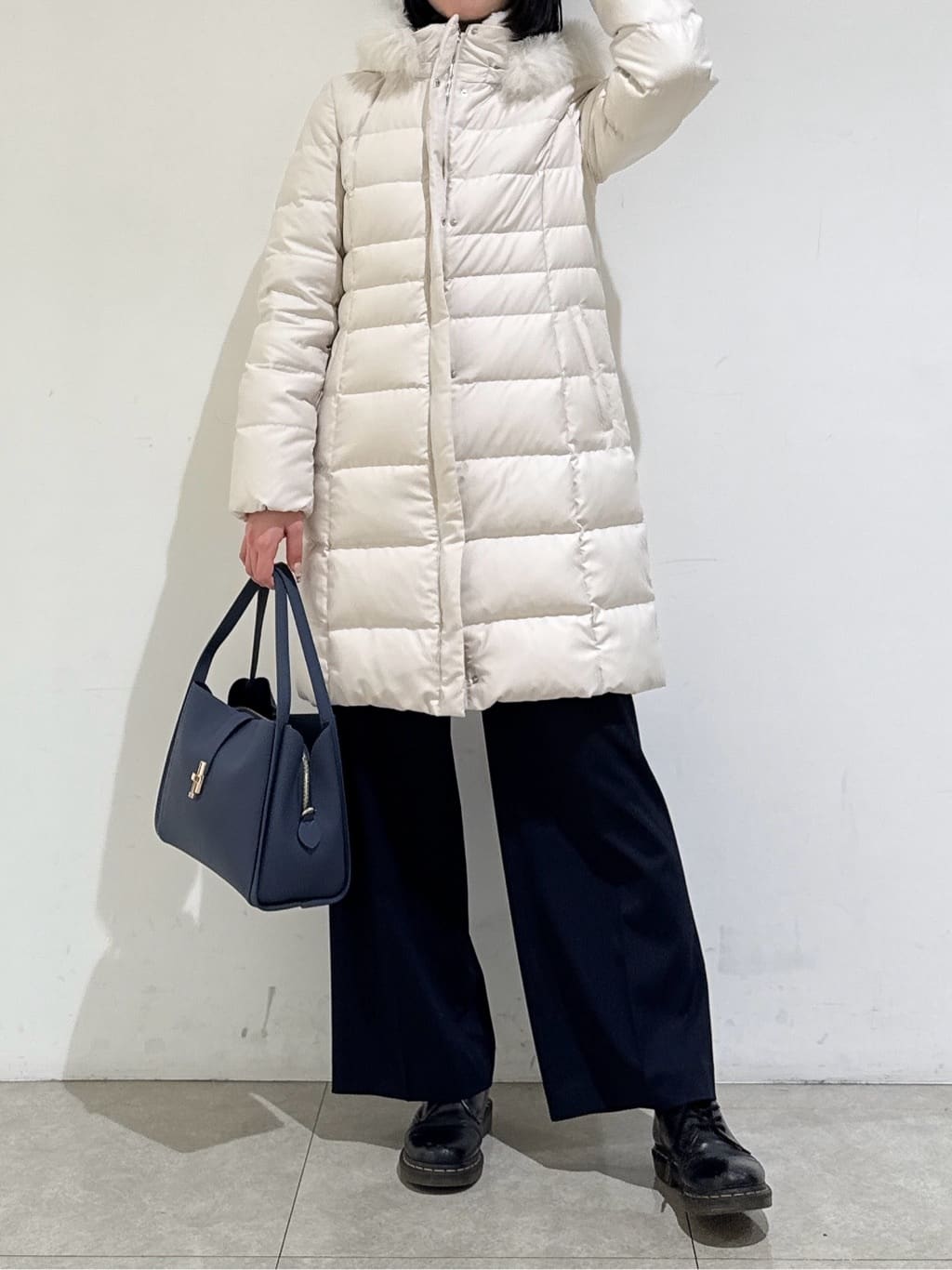 rinaさんの「INDIVI｜【洗える】ケーブルデザイン ラウンドヘムニット」を使ったコーディネート