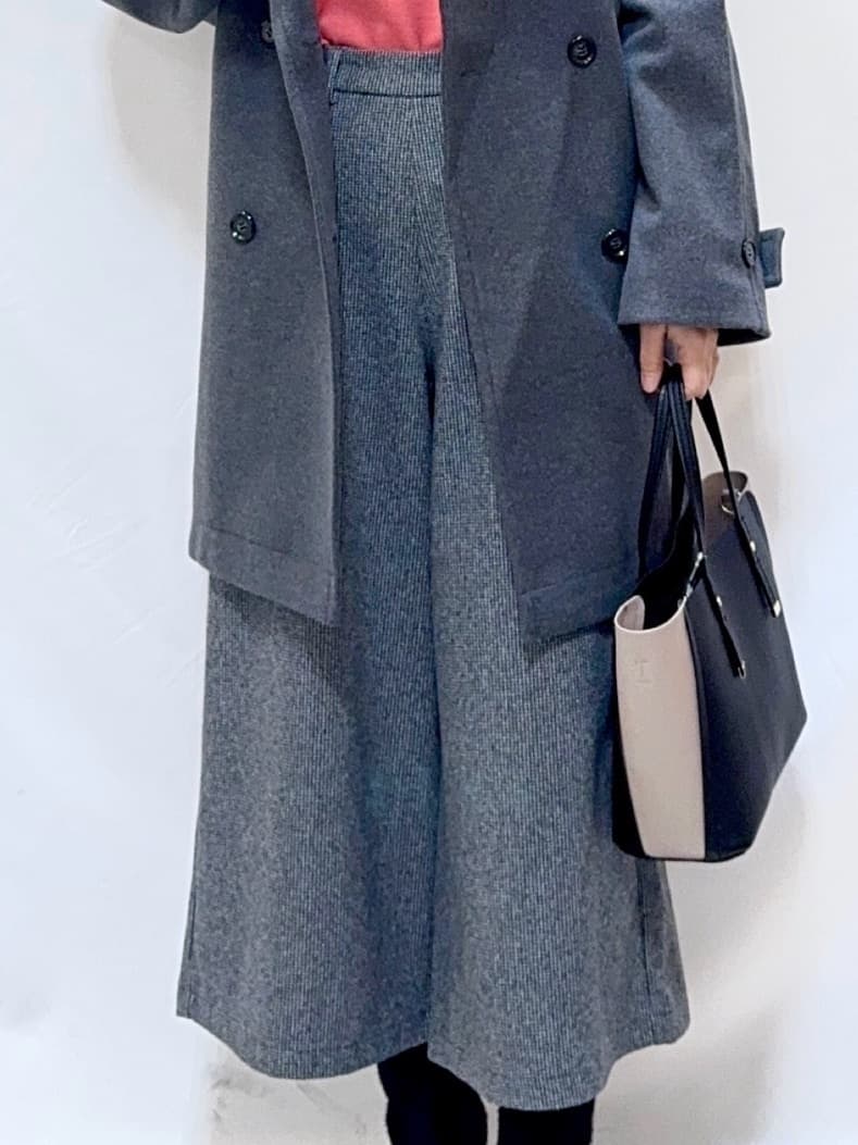 𝐇𝐢𝐫𝐨𝐦𝐢さんの「SHOO･LA･RUE｜【高レビュー】ウエストゴムで穿きやすい　ガウチョパンツ」を使ったコーディネート