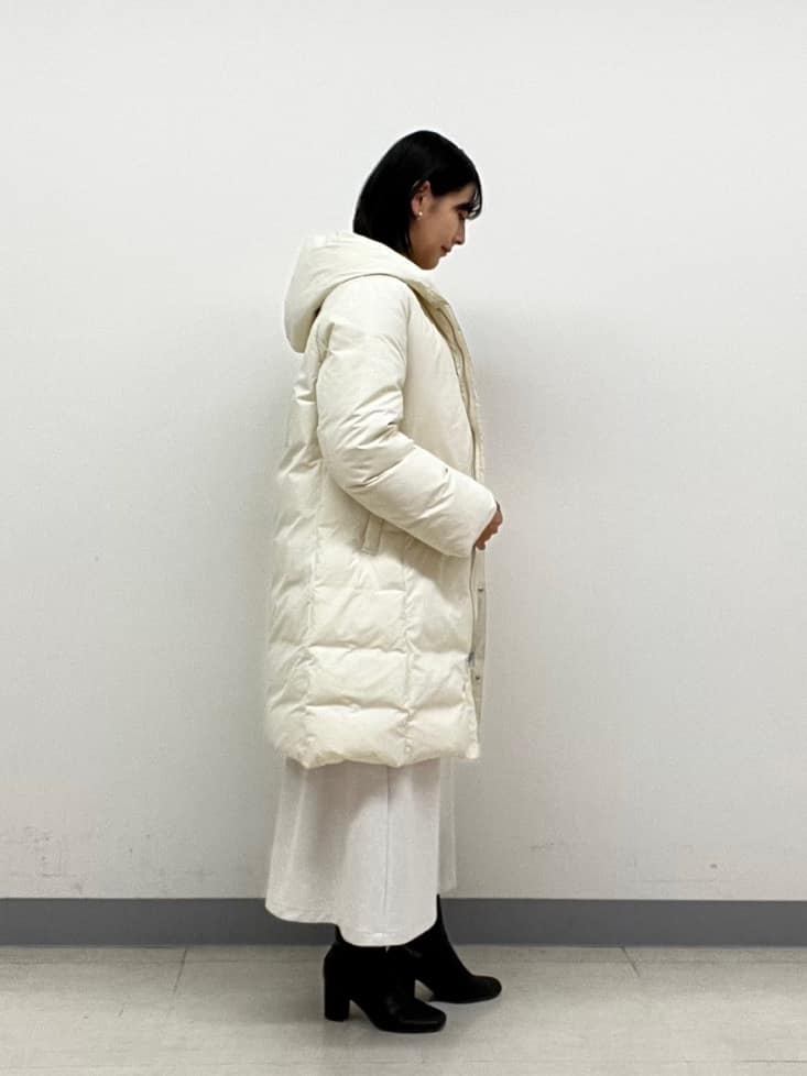 hinanoさんの「INDIVI｜【撥水／洗える】ステッチレス ロングダウンコート」を使ったコーディネート