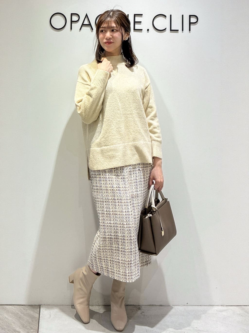 もんちゃんさんの「OPAQUE.CLIP｜ファンシーツイードナロースカート【洗濯機OK】」を使ったコーディネート