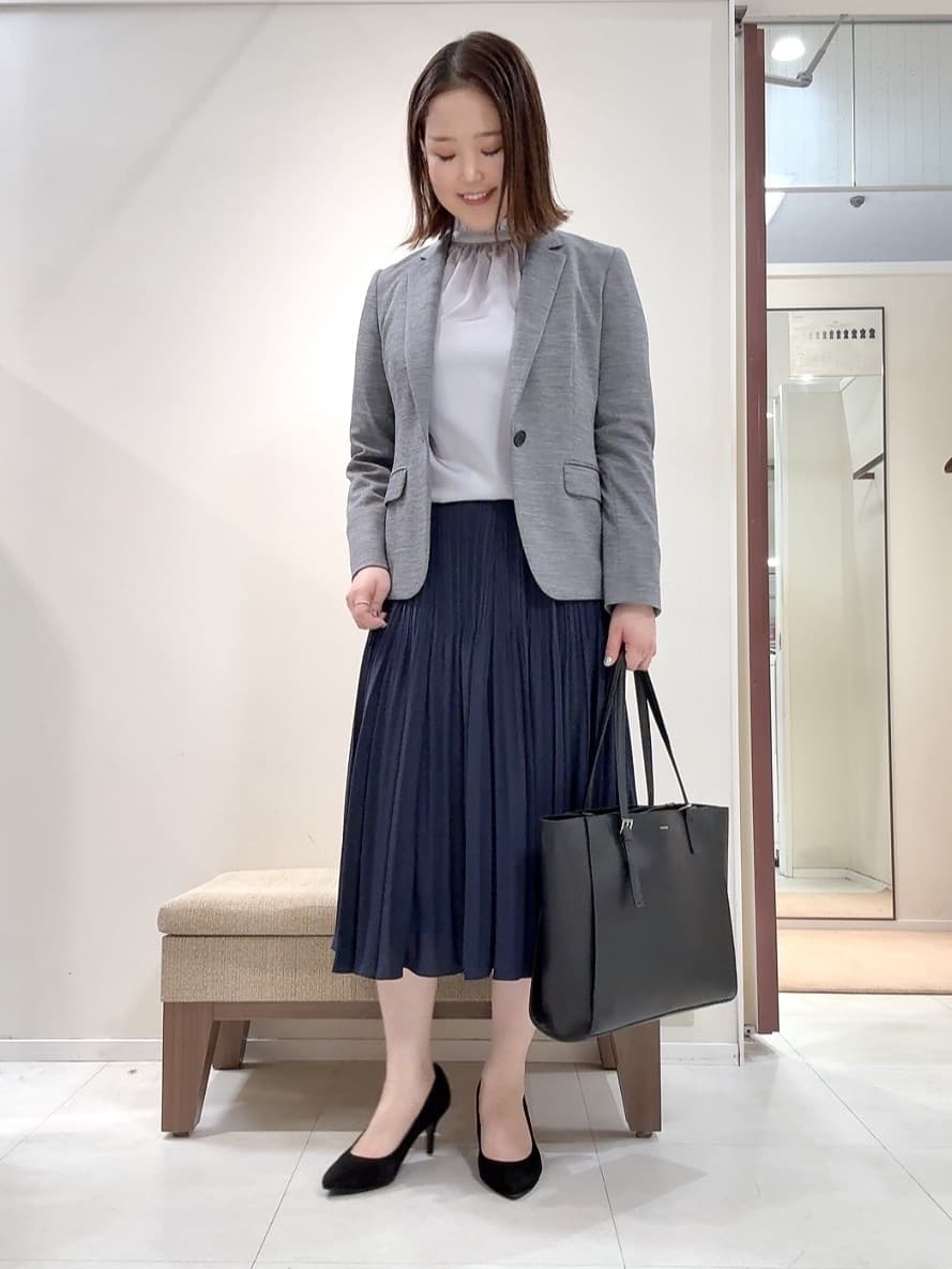 YUIさんの「UNTITLED｜【洗えるスーツ／ストレッチ】ウール混ジャージ テーラードジャケット」を使ったコーディネート
