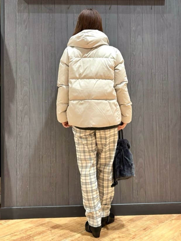 meiさんの「SHOO･LA･RUE｜【撥水/洗える】ショートフーディーダウン」を使ったコーディネート