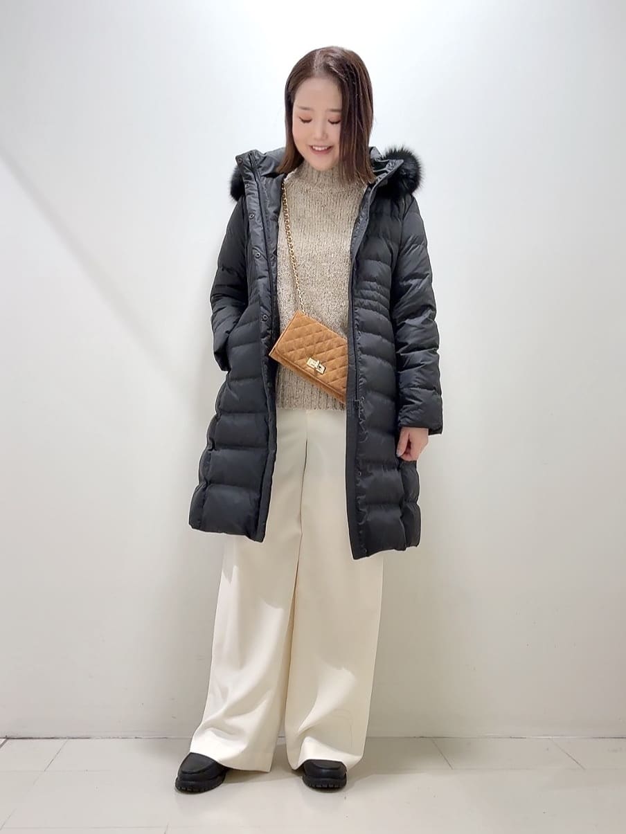 YUIさんの「UNTITLED｜【はっ水機能/フード取り外し可/防寒】ロングダウンコート」を使ったコーディネート